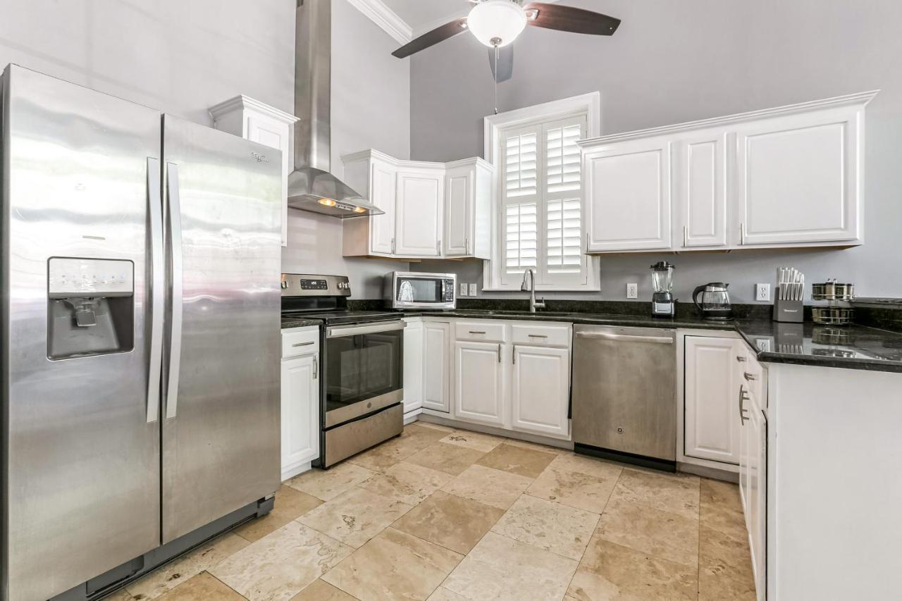 Hosteeva Modern Condo Near Magazine St & Close To Fq Ню Орлиънс Екстериор снимка