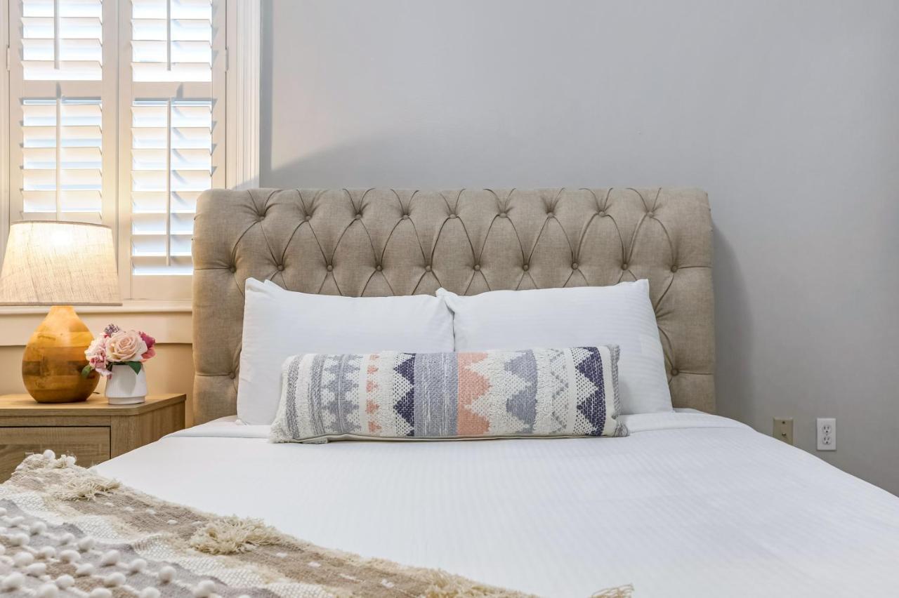 Hosteeva Modern Condo Near Magazine St & Close To Fq Ню Орлиънс Екстериор снимка